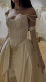 Exquisite Ivory Satin Wedding Dresses Slim Beaded Appliques Bridal HZ0307