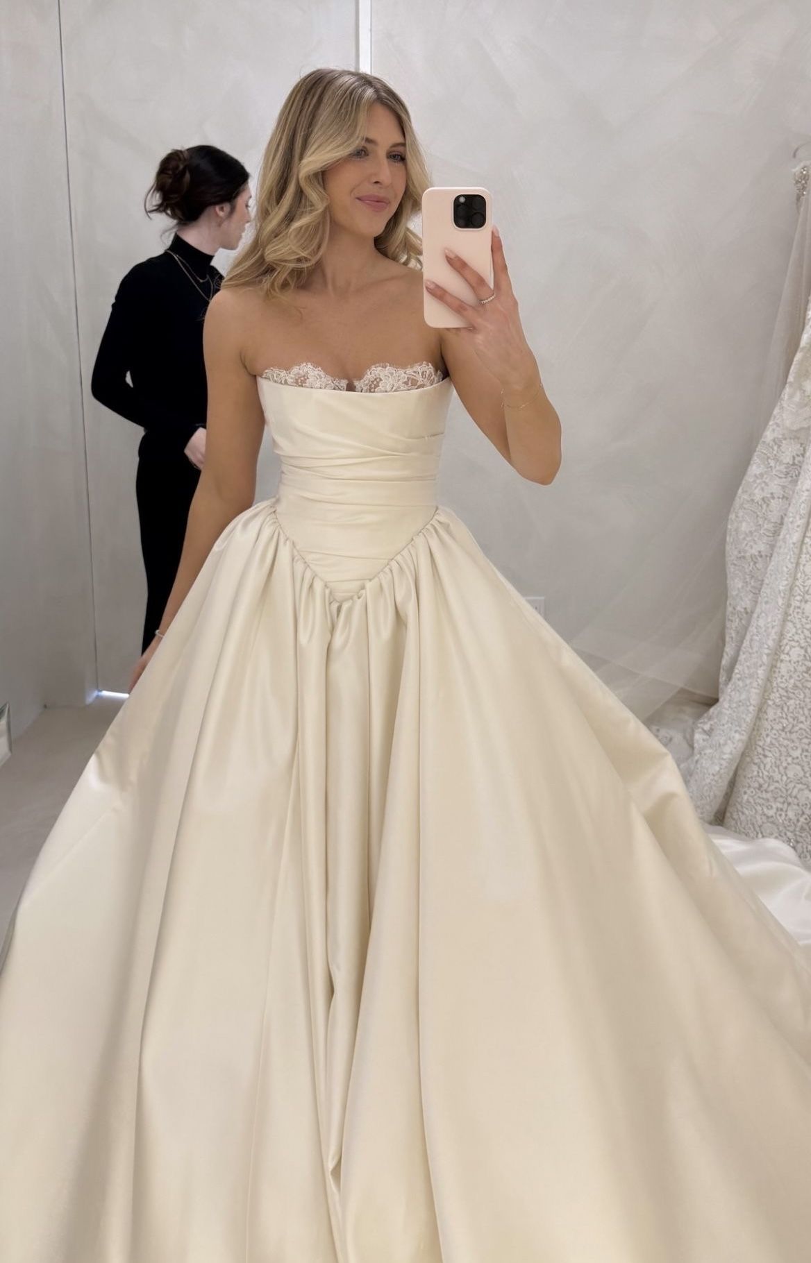 Ivory A-line Wedding Dresses Pleated Lace Bridal HZ0307